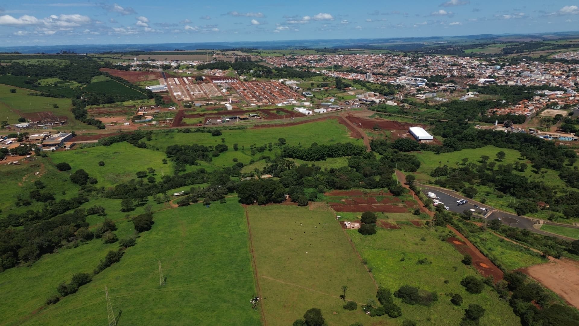 Área do loteamento Parque das Flores junto à malha urbana de Sacramento-MG